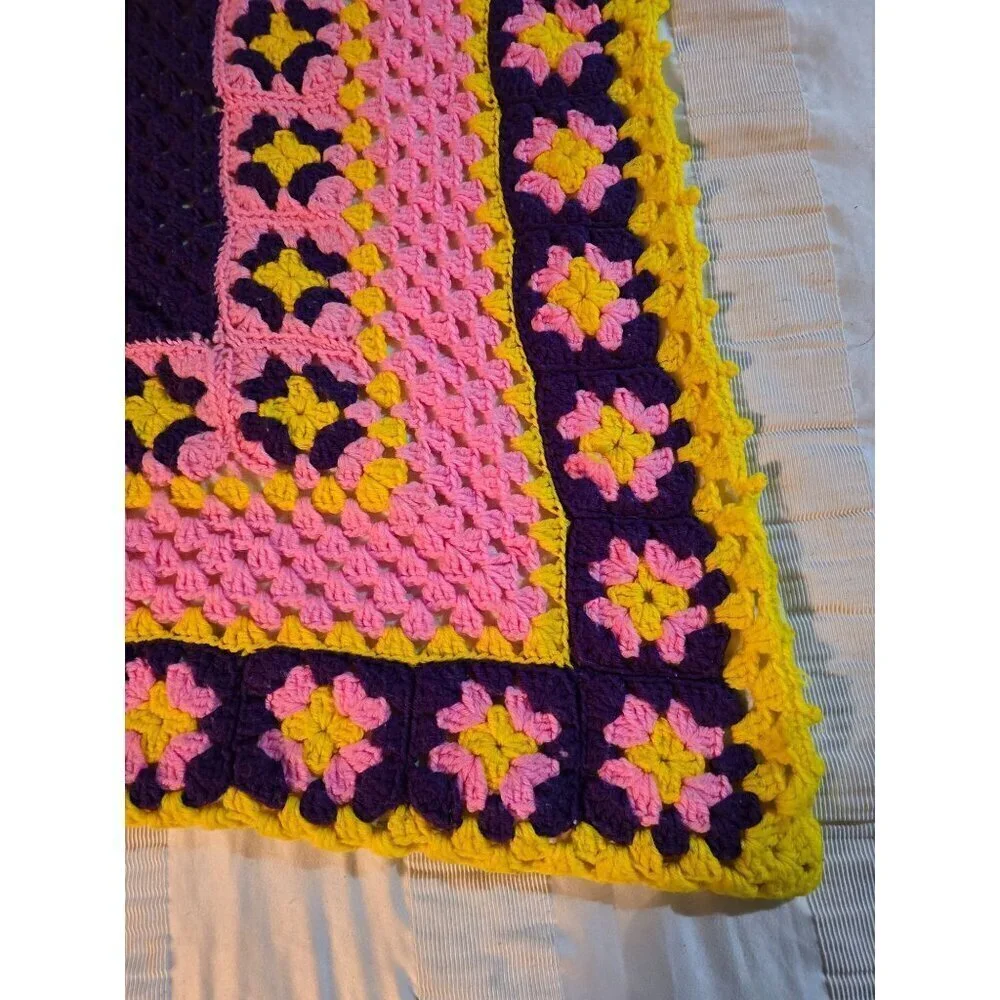 Vintage Handmade Groovy Psychedelic Flower Crochet Throw Blanket